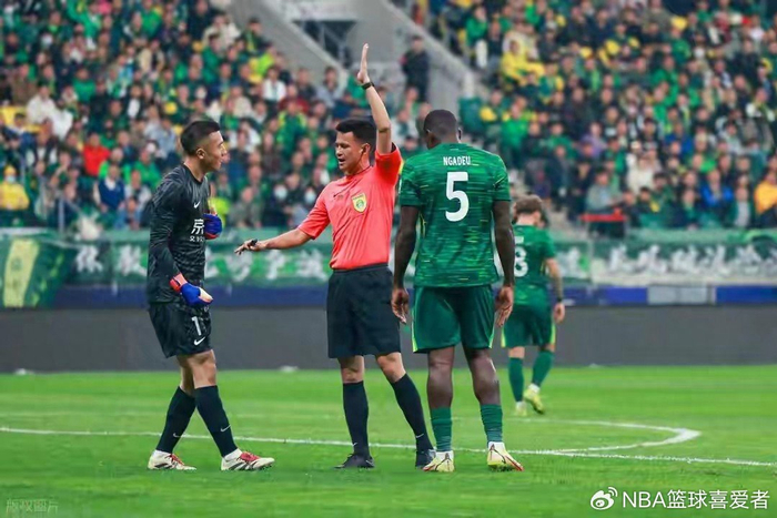 海港后防大换血,超级杯雨战国安,谁将笑傲南京?|上海海港|北京国安|卫冕冠军|穆斯卡特|贺惯_新浪体育_新浪新闻
